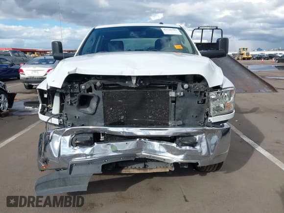 ✅ 2017 Ram 2500 Tradesman • VIN: 3C6UR4HL1HG587739 • Лот: 43720782. Опубликован ранее на IAAI с пробегом 135 669 миль. Бесплатный доступ к архиву аукционных продаж из США и подробный отчёт об истории автомобиля на DreamBid. Изображение 6.