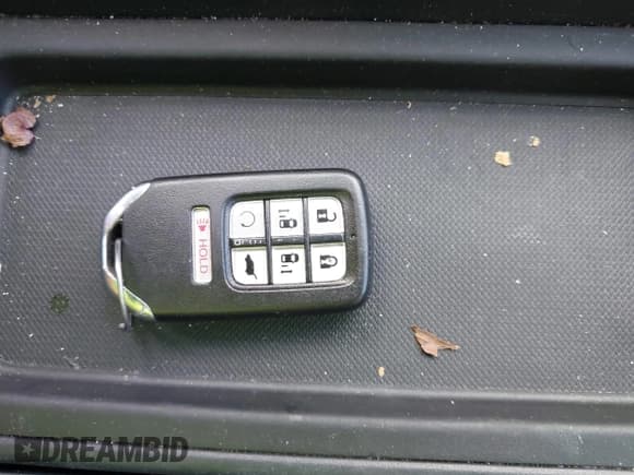 ✅ 2020 Honda Odyssey Touring • VIN: 5FNRL6H88LB006307 • Lot: 42332172. Listed on IAAI with 44,659 mi. Free auction sales archive from the USA and detailed vehicle history report at DreamBid. Image 11.