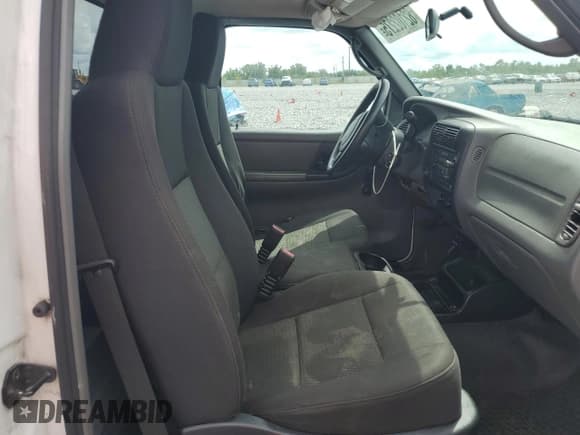 ✅ 2004 Ford Ranger XL • VIN: 1FTYR10U64PA38606 • Lot: 82102275. Wystawiony na Copart z przebiegiem Nie podano. Bezpłatny archiwum sprzedaży aukcyjnych z USA i szczegółowy raport historii pojazdu na DreamBid. Zdjęcie 10.