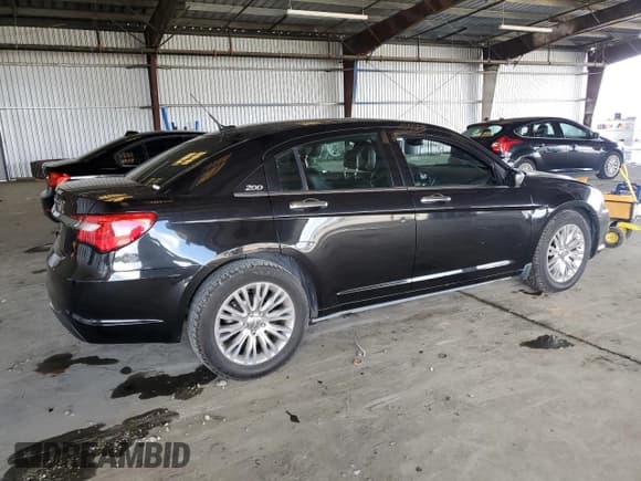 ✅ 2011 Chrysler 200 Limited • VIN: 1C3BC2FG5BN517370 • Lot: 92452355. Wystawiony na Copart z przebiegiem 36 509 mil. Bezpłatny archiwum sprzedaży aukcyjnych z USA i szczegółowy raport historii pojazdu na DreamBid. Zdjęcie 3.