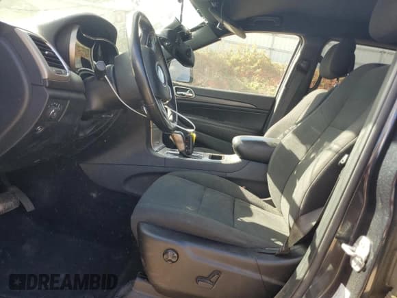 ✅ 2016 Jeep Grand Cherokee Laredo • VIN: 1C4RJFAG3GC350055 • Лот: 81454425. Опубликован ранее на Copart с пробегом 93 364 миль. Бесплатный доступ к архиву аукционных продаж из США и подробный отчёт об истории автомобиля на DreamBid. Изображение 7.