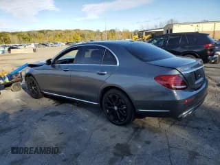 ✅ 2017 Mercedes-Benz E 300 Luxury • VIN: WDDZF4KB1HA142705 • Лот: 82514595. Опубликован ранее на Copart с пробегом 42 121 миль. Бесплатный доступ к архиву аукционных продаж из США и подробный отчёт об истории автомобиля на DreamBid. Изображение 2.