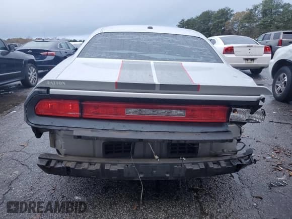 ✅ 2010 Dodge Challenger SE • VIN: 2B3CJ4DV7AH131271 • Lot: 83791044. Wystawiony na Copart z przebiegiem 161 002 mil. Bezpłatny archiwum sprzedaży aukcyjnych z USA i szczegółowy raport historii pojazdu na DreamBid. Zdjęcie 6.