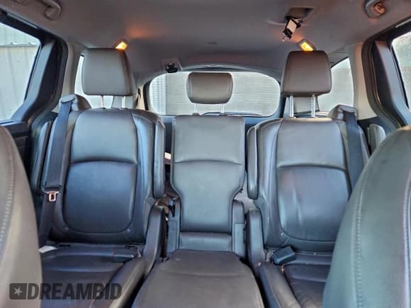 ✅ 2018 Honda Odyssey Touring • VIN: 5FNRL6H84JB005622 • Lot: 94671885. Wystawiony na Copart z przebiegiem 87 429 mil. Bezpłatny archiwum sprzedaży aukcyjnych z USA i szczegółowy raport historii pojazdu na DreamBid. Zdjęcie 10.