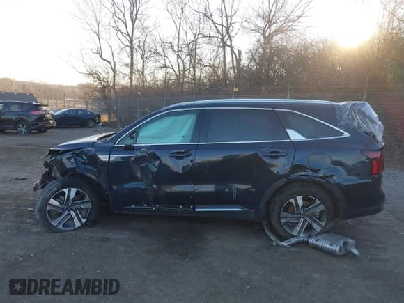 ✅ 2024 Kia Sorento SX Prestige • VIN: KNDRKDLG3R5235364 • Lot: 41338909. Listed on IAAI with 23,629 mi. Free auction sales archive from the USA and detailed vehicle history report at DreamBid. Image 15.