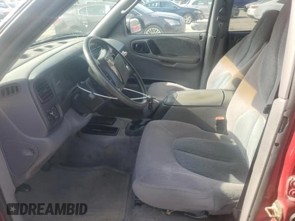 ✅ 1999 Dodge Durango • VIN: 1B4HR28Y4XF706309 • Lot: 58946095. Wystawiony na Copart z przebiegiem 124 984 mil. Bezpłatny archiwum sprzedaży aukcyjnych z USA i szczegółowy raport historii pojazdu na DreamBid. Zdjęcie 7.