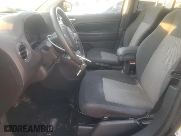 ✅ 2012 Jeep Compass Sport • VIN: 1C4NJCBA5CD518855 • Lot: 91595425. Listed on Copart with 121,941 mi. Free auction sales archive from the USA and detailed vehicle history report at DreamBid. Image 7.