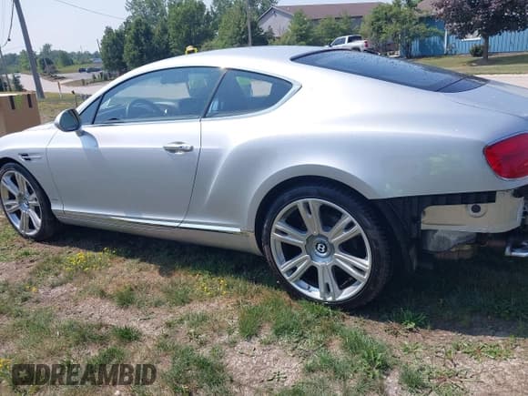 ✅ 2016 Bentley Continental GT • VIN: SCBFU7ZA8GC057190 • Lot: 42757257. Listed on IAAI with 60,413 mi. Free auction sales archive from the USA and detailed vehicle history report at DreamBid. Image 15.