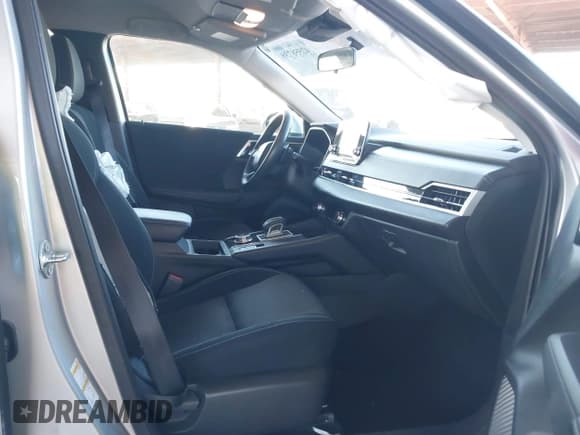 ✅ 2024 Mitsubishi Outlander ES • VIN: JA4J4UA82RZ062670 • Лот: 42558738. Опубликован ранее на IAAI с пробегом 15 343 миль. Бесплатный доступ к архиву аукционных продаж из США и подробный отчёт об истории автомобиля на DreamBid. Изображение 5.