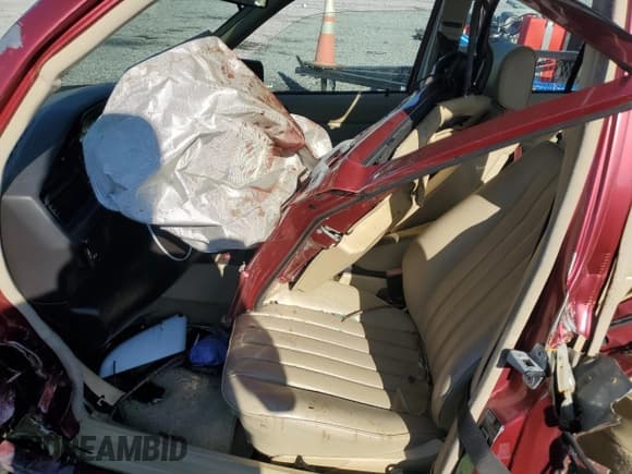 ✅ 1989 Mercedes-Benz 190 • VIN: WDBDA29D6KF626229 • Lot: 56010215. Listed on Copart with Not provided. Free auction sales archive from the USA and detailed vehicle history report at DreamBid. Image 7.