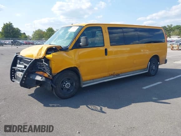 ✅ 2009 GMC Savana • VIN: 1GKHG39K191105307 • Lot: 40350757. Listed on IAAI with 156,073 mi. Free auction sales archive from the USA and detailed vehicle history report at DreamBid. Image 18.