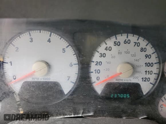 ✅ 2008 Dodge 1500 Laramie • VIN: 1D7HU18228J138265 • Лот: 70914764. Опубликован ранее на Copart с пробегом 237 005 миль. Бесплатный доступ к архиву аукционных продаж из США и подробный отчёт об истории автомобиля на DreamBid. Изображение 9.