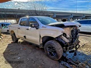 ✅ 2023 Chevrolet Silverado 1500 LT Trail Boss • VIN: 3GCUDFE85PG328124 • Lot: 97113325. Wystawiony na Copart z przebiegiem Nie podano. Bezpłatny archiwum sprzedaży aukcyjnych z USA i szczegółowy raport historii pojazdu na DreamBid. Zdjęcie 1.