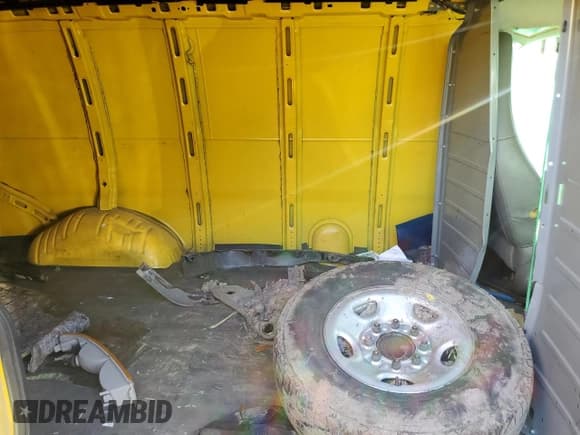 ✅ 2020 GMC Savana Cargo • VIN: 1GTW7AFG2L1252332 • Лот: 90634225. Опубликован ранее на Copart с пробегом Не указан. Бесплатный доступ к архиву аукционных продаж из США и подробный отчёт об истории автомобиля на DreamBid. Изображение 11.