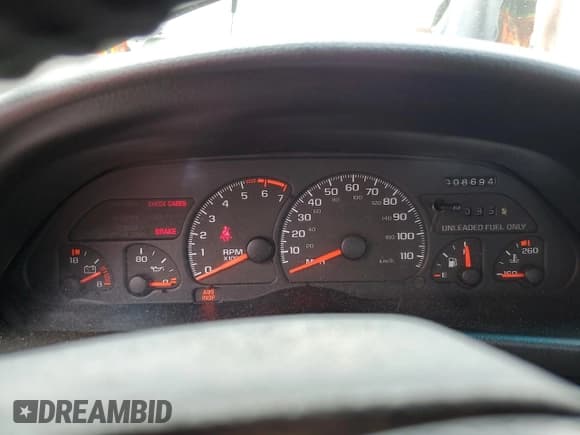 ✅ 1994 Chevrolet Camaro Z28 • VIN: 2G1FP32P9R2136357 • Лот: 74703444. Опубликован ранее на Copart с пробегом 8 694 миль. Бесплатный доступ к архиву аукционных продаж из США и подробный отчёт об истории автомобиля на DreamBid. Изображение 9.