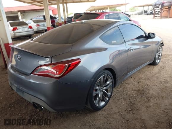 ✅ 2015 Hyundai Genesis Coupe Ultimate • VIN: KMHHU6KJ1FU130608 • Lot: 42746964. Wystawiony na IAAI z przebiegiem 82 311 mil. Bezpłatny archiwum sprzedaży aukcyjnych z USA i szczegółowy raport historii pojazdu na DreamBid. Zdjęcie 4.
