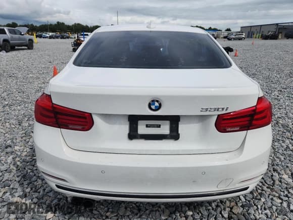 ✅ 2018 BMW 3 Series 330i • VIN: WBA8B9C58JEE82245 • Lot: 85824025. Listed on Copart with 114,410 mi. Free auction sales archive from the USA and detailed vehicle history report at DreamBid. Image 6.