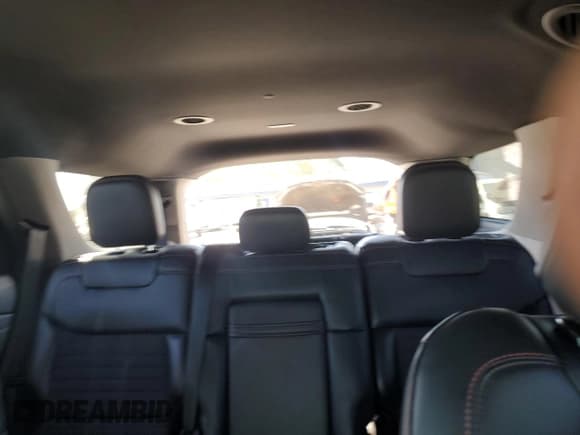 ✅ 2025 Ford Explorer ST-Line • VIN: 1FMUK8KHXSGB37949 • Lot: 84734655. Wystawiony na Copart z przebiegiem 15 937 mil. Bezpłatny archiwum sprzedaży aukcyjnych z USA i szczegółowy raport historii pojazdu na DreamBid. Zdjęcie 10.