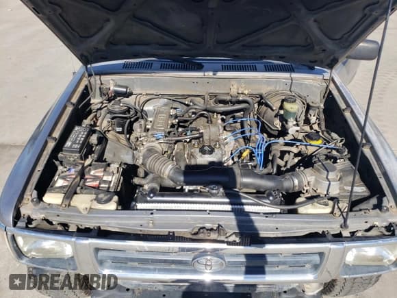 ✅ 1995 Toyota Pickup DX • VIN: 4TARN01P7SZ325940 • Lot: 72564894. Wystawiony na Copart z przebiegiem 215 120 mil. Bezpłatny archiwum sprzedaży aukcyjnych z USA i szczegółowy raport historii pojazdu na DreamBid. Zdjęcie 13.