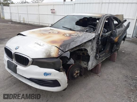 ✅ 2018 BMW 5 Series 530e • VIN: WBAJA9C51JB249486 • Lot: 43364637. Listed on IAAI with Not provided. Free auction sales archive from the USA and detailed vehicle history report at DreamBid. Image 2.