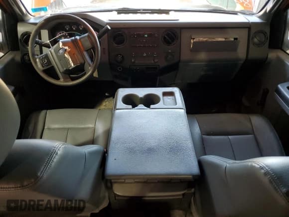 ✅ 2016 Ford F-250 XL • VIN: 1FT7W2A61GEA33162 • Lot: 84771315. Wystawiony na Copart z przebiegiem 166 789 mil. Bezpłatny archiwum sprzedaży aukcyjnych z USA i szczegółowy raport historii pojazdu na DreamBid. Zdjęcie 8.