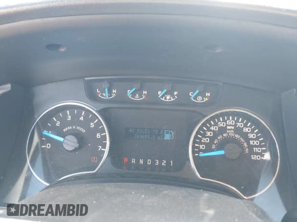 ✅ 2014 Ford F-150 XLT • VIN: 1FTEW1CM6EFB40616 • Lot: 43308132. Wystawiony na IAAI z przebiegiem 269 691 mil. Bezpłatny archiwum sprzedaży aukcyjnych z USA i szczegółowy raport historii pojazdu na DreamBid. Zdjęcie 7.