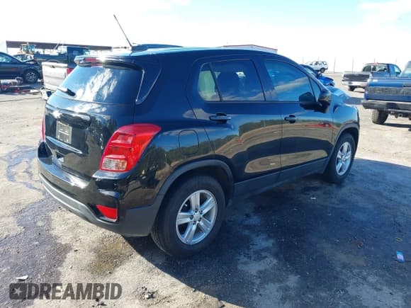✅ 2020 Chevrolet Trax LS • VIN: KL7CJKSB2LB034791 • Lot: 43544282. Listed on IAAI with 90,702 mi. Free auction sales archive from the USA and detailed vehicle history report at DreamBid. Image 4.