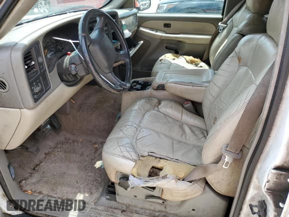 ✅ 2001 Chevrolet Suburban LS • VIN: 3GNEC16T01G181495 • Лот: 58229065. Опубликован ранее на Copart с пробегом 208 754 миль. Бесплатный доступ к архиву аукционных продаж из США и подробный отчёт об истории автомобиля на DreamBid. Изображение 7.