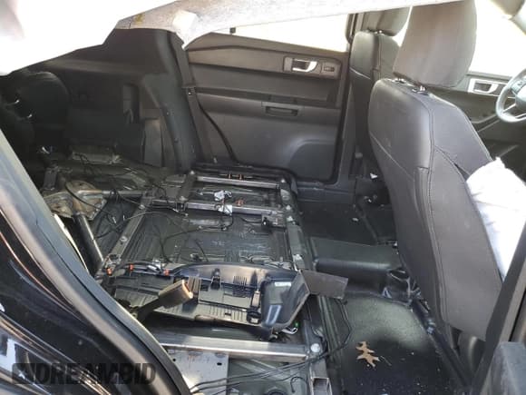 ✅ 2024 Ford Police Interceptor Utility • VIN: 1FM5K8AB0RGA26175 • Lot: 48976925. Wystawiony na Copart z przebiegiem 11 663 mil. Bezpłatny archiwum sprzedaży aukcyjnych z USA i szczegółowy raport historii pojazdu na DreamBid. Zdjęcie 11.