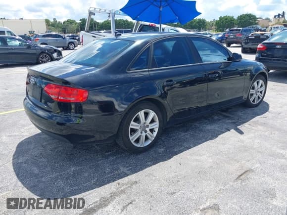 ✅ 2011 Audi A4 Premium • VIN: WAUAFAFL4BN051899 • Лот: 43215456. Опубликован ранее на IAAI с пробегом 181 995 миль. Бесплатный доступ к архиву аукционных продаж из США и подробный отчёт об истории автомобиля на DreamBid. Изображение 4.