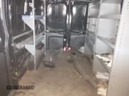 ✅ 2016 Ford Transit Cargo • VIN: 1FTYR2CM0GKB51759 • Lot: 41602091. Wystawiony na IAAI z przebiegiem 158 997 mil. Bezpłatny archiwum sprzedaży aukcyjnych z USA i szczegółowy raport historii pojazdu na DreamBid. Zdjęcie 8.