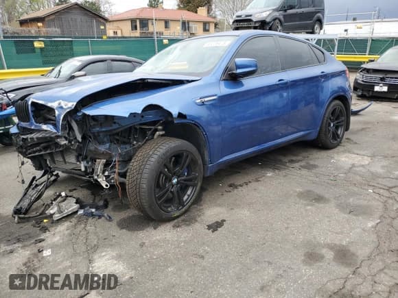 ✅ 2014 BMW X6 M • VIN: 5YMGZ0C53E0C40561 • Lot: 61092915. Wystawiony na Copart z przebiegiem Nie podano. Bezpłatny archiwum sprzedaży aukcyjnych z USA i szczegółowy raport historii pojazdu na DreamBid. Zdjęcie 1.