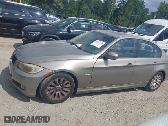 ✅ 2009 BMW 3 Series 328i • VIN: WBAPH77549NM47249 • Lot: 42937089. Listed on IAAI with 254,038 mi. Free auction sales archive from the USA and detailed vehicle history report at DreamBid. Image 14.