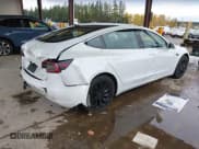 ✅ 2019 Tesla Model 3 Long Range • VIN: 5YJ3E1EB6KF511750 • Lot: 43627568. Wystawiony na IAAI z przebiegiem 53 488 mil. Bezpłatny archiwum sprzedaży aukcyjnych z USA i szczegółowy raport historii pojazdu na DreamBid. Zdjęcie 4.