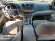 ✅ 2009 Toyota Highlander • VIN: JTEDS41A492092477 • Lot: 71845025. Wystawiony na Copart z przebiegiem 239 397 mil. Bezpłatny archiwum sprzedaży aukcyjnych z USA i szczegółowy raport historii pojazdu na DreamBid. Zdjęcie 8.