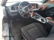 ✅ 2017 Dodge Challenger SXT • VIN: 2C3CDZAGXHH665842 • Lot: 65860574. Wystawiony na Copart z przebiegiem 103 727 mil. Bezpłatny archiwum sprzedaży aukcyjnych z USA i szczegółowy raport historii pojazdu na DreamBid. Zdjęcie 8.