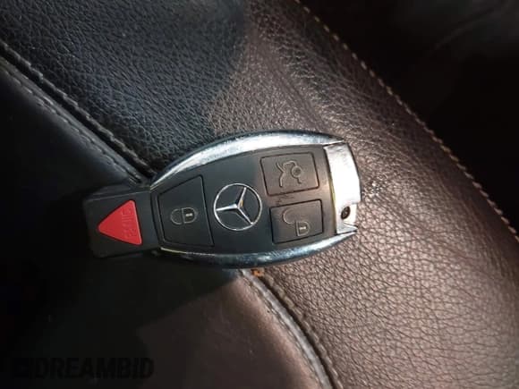 ✅ 2015 Mercedes-Benz M 400 • VIN: 4JGDA5GBXFA522524 • Lot: 43105141. Wystawiony na IAAI z przebiegiem 107 603 mil. Bezpłatny archiwum sprzedaży aukcyjnych z USA i szczegółowy raport historii pojazdu na DreamBid. Zdjęcie 11.