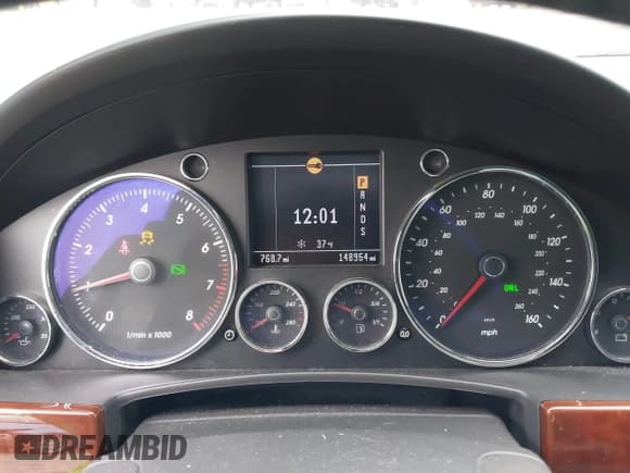 ✅ 2005 Volkswagen Touareg 4.2L V8 • VIN: WVGZM77L05D076639 • Lot: 41288233. Wystawiony na IAAI z przebiegiem 148 954 mil. Bezpłatny archiwum sprzedaży aukcyjnych z USA i szczegółowy raport historii pojazdu na DreamBid. Zdjęcie 7.