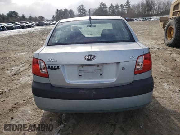 ✅ 2007 Kia Rio LX • VIN: KNADE123076228293 • Lot: 42187235. Listed on Copart with 77,292 mi. Free auction sales archive from the USA and detailed vehicle history report at DreamBid. Image 6.