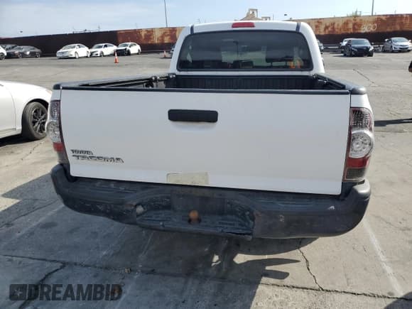 ✅ 2011 Toyota Tacoma • VIN: 5TFNX4CN1BX002687 • Lot: 81798805. Listed on Copart with 204,044 mi. Free auction sales archive from the USA and detailed vehicle history report at DreamBid. Image 6.