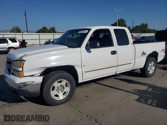 2006 Chevrolet Silverado 1500 LS z VIN 1GCEK19V16Z207120, wystawiony jako Copart lot #69255924 z przebiegiem 215 962 mil mil oraz Szkoda całkowita • Salvage title. Historia ofert i sprzedaży dostępna na DreamBid. Obrazek 1.