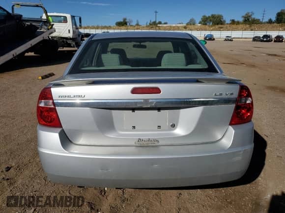 2004 Chevrolet Malibu LS z VIN 1G1ZT54874F185333, wystawiony jako Copart lot #77916704 z przebiegiem 120 986 mil mil oraz Szkoda całkowita • Salvage title. Historia ofert i sprzedaży dostępna na DreamBid. Obrazek 6.