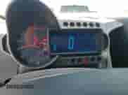 2013 Chevrolet Sonic LT z VIN 1G1JD6SB5D4196566, wystawiony jako Copart lot #56134285 z przebiegiem 233 825 mil mil oraz Szkoda całkowita • Salvage title. Historia ofert i sprzedaży dostępna na DreamBid. Obrazek 9.