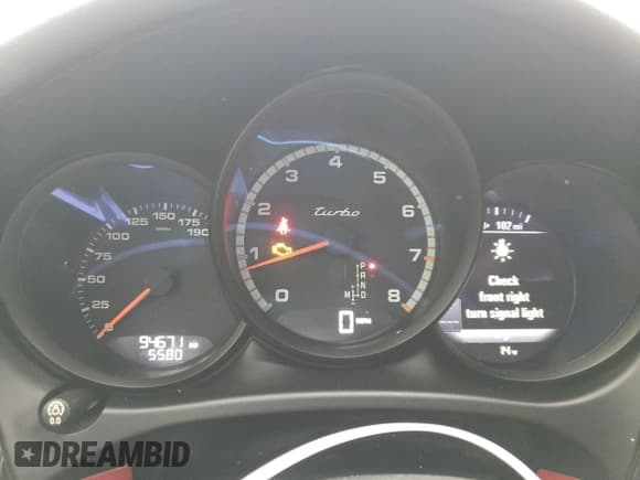 ✅ 2017 Porsche Macan Turbo • VIN: WP1AF2A52HLB60737 • Lot: 44448575. Listed on Copart with 94,671 mi. Free auction sales archive from the USA and detailed vehicle history report at DreamBid. Image 9.