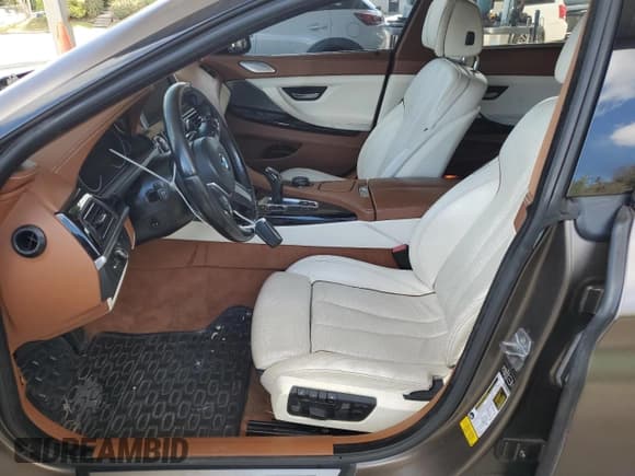 ✅ 2015 BMW 6 Series 650i • VIN: WBA6B2C51FGB99101 • Lot: 81861485. Wystawiony na Copart z przebiegiem 124 292 mil. Bezpłatny archiwum sprzedaży aukcyjnych z USA i szczegółowy raport historii pojazdu na DreamBid. Zdjęcie 7.