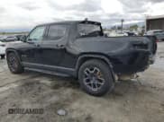 ✅ 2022 Rivian R1T Launch Edition • VIN: 7FCTGAAL4NN003172 • Lot: 48696325. Wystawiony na Copart z przebiegiem 38 663 mil. Bezpłatny archiwum sprzedaży aukcyjnych z USA i szczegółowy raport historii pojazdu na DreamBid. Zdjęcie 2.