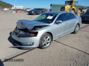 ✅ 2015 Volkswagen Passat S • VIN: 1VWAT7A34FC072238 • Lot: 43548104. Wystawiony na IAAI z przebiegiem 130 002 mil. Bezpłatny archiwum sprzedaży aukcyjnych z USA i szczegółowy raport historii pojazdu na DreamBid. Zdjęcie 2.