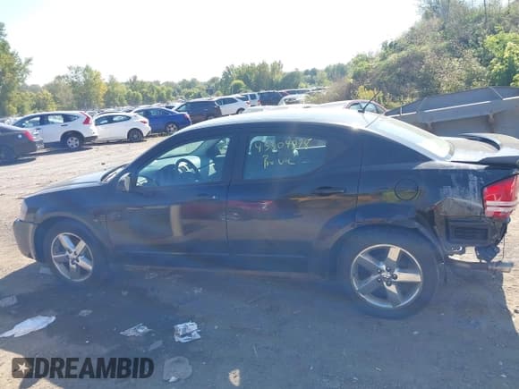 ✅ 2008 Dodge Avenger R/T • VIN: 1B3LC76M38N690883 • Лот: 43304878. Опубликован ранее на IAAI с пробегом 203 586 миль. Бесплатный доступ к архиву аукционных продаж из США и подробный отчёт об истории автомобиля на DreamBid. Изображение 14.