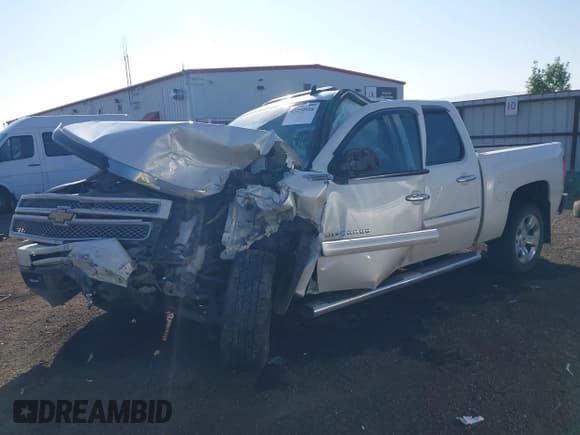 ✅ 2013 Chevrolet Silverado 1500 LTZ • VIN: 3GCPKTE25DG189864 • Lot: 43250916. Wystawiony na IAAI z przebiegiem Nie podano. Bezpłatny archiwum sprzedaży aukcyjnych z USA i szczegółowy raport historii pojazdu na DreamBid. Zdjęcie 18.