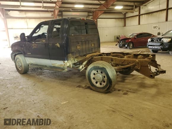 ✅ 2005 Ford F-250 XL • VIN: 1FTSX21P65EB68635 • Lot: 49042045. Listed on Copart with Not provided. Free auction sales archive from the USA and detailed vehicle history report at DreamBid. Image 2.